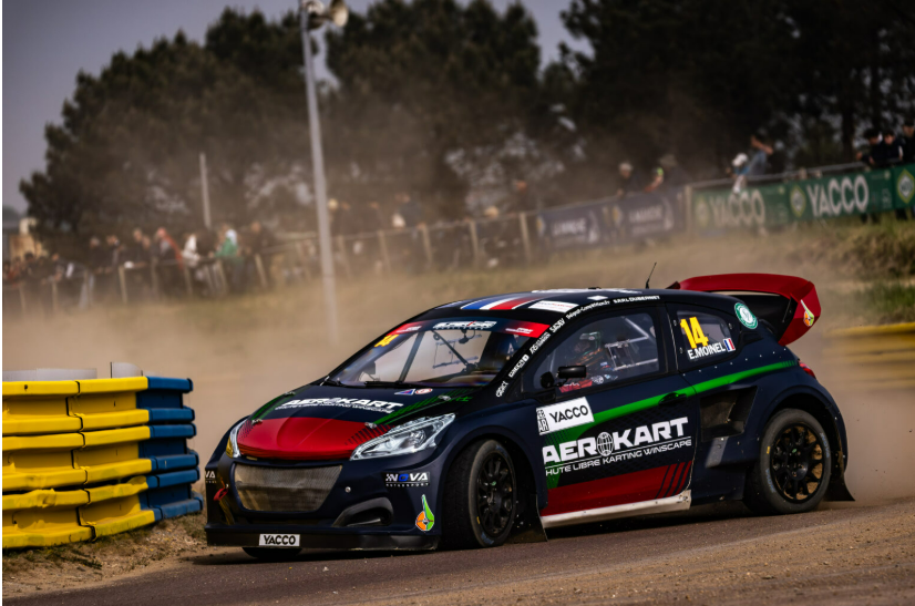 Voiture de rallye-cross équipée d'amortisseurs Reiger